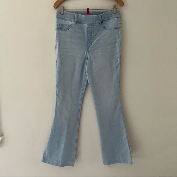 Spanx Jeans ReDefine Flare Light Wash Slimming Size Large Hemmed to 29 Inseam - Picture 1 of 11